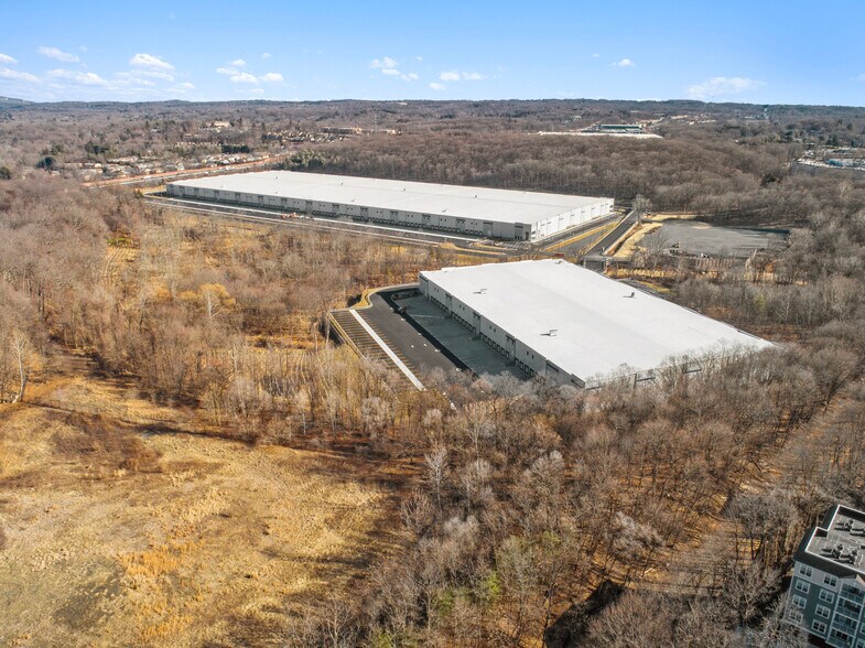 More Photos Of 25 Old Mill Rd, Suffern Unknown For Lease