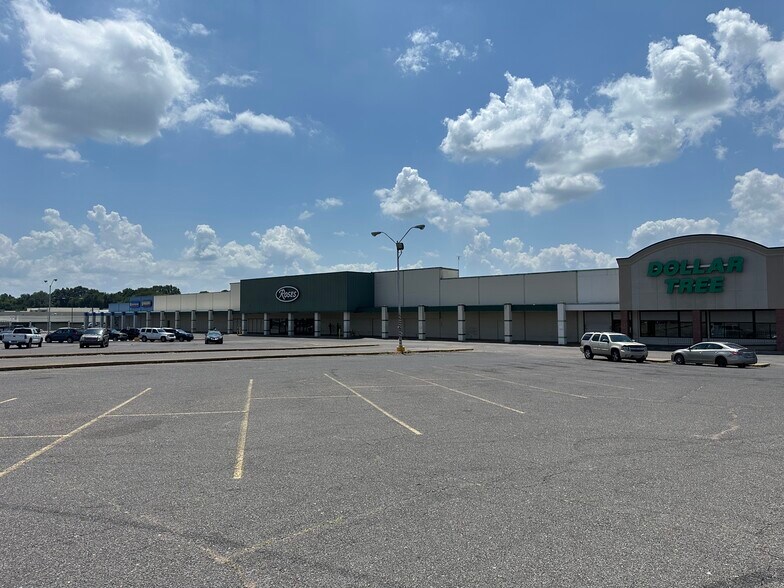 More Photos Of 1891-1979 S 3rd St, Memphis Unknown For Lease