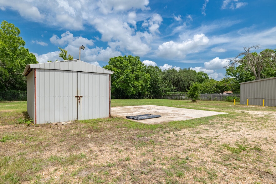 More Photos Of 530 Seydler st, Gonzales Office For Sale