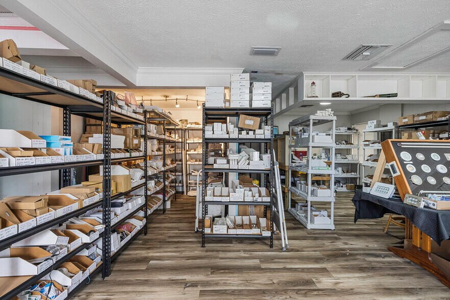 More Photos Of 4625 SE Dixie Hwy, Stuart Office For Sale