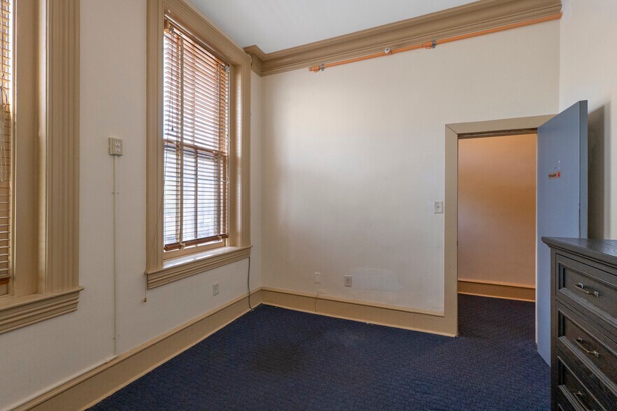 More Photos Of 1010 Pennsylvania Ave SE, Washington Hospitality For Sale