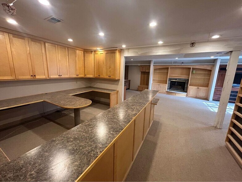 More Photos Of 701 1st St, Farmington Warehouse For Sale