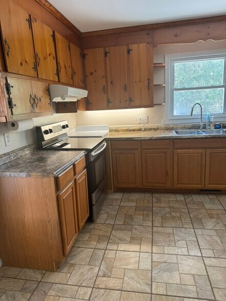 More Photos Of 759 Jimmie Kerr Rd, Haw River Auto Repair For Sale