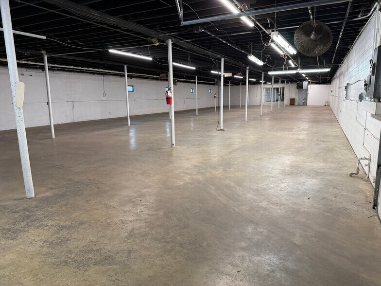 More Photos Of 630 Trindale Rd, Trinity Warehouse For Lease