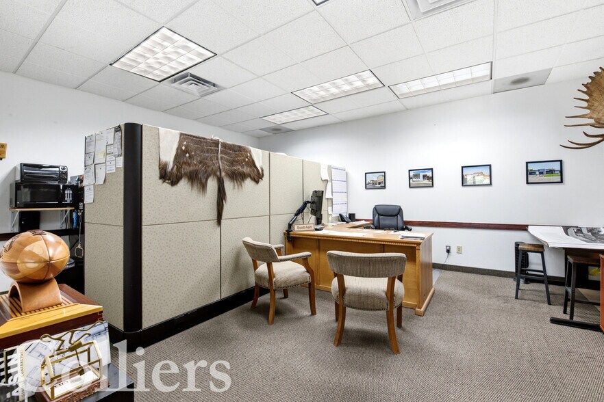 More Photos Of 1036 E Iron Eagle Dr, Eagle Office For Sale