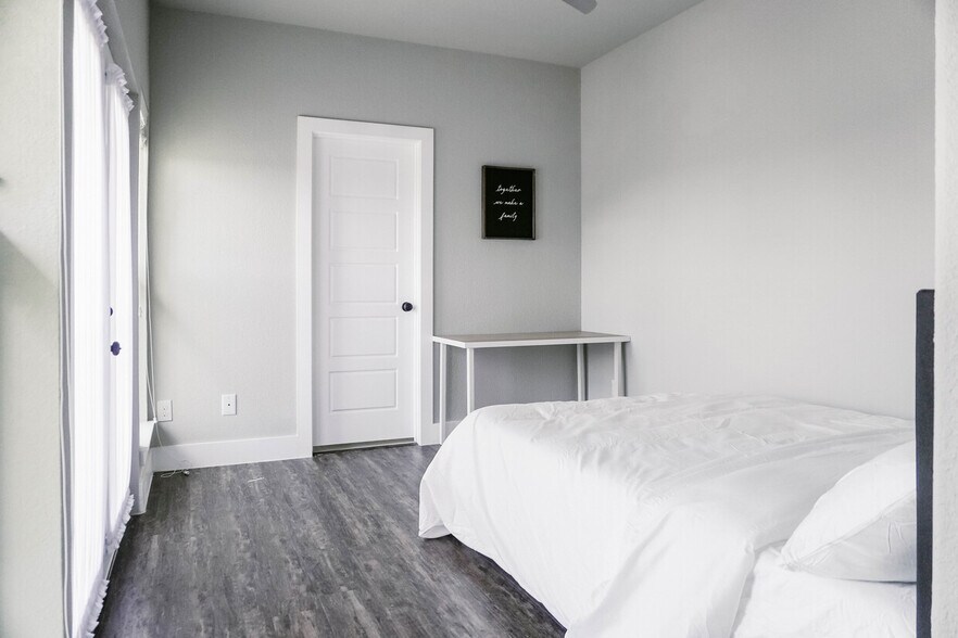 More Photos Of 4911 Alton Ave, Dallas Multifamily For Sale