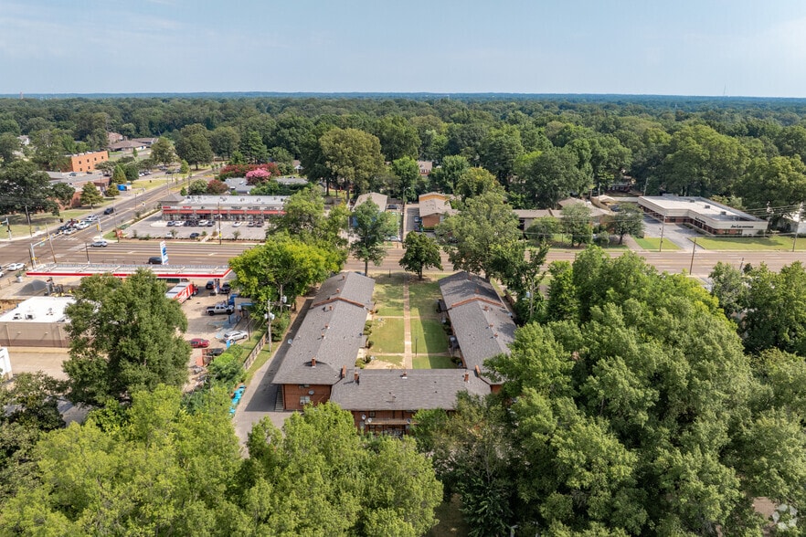 More Photos Of 4015 Summer Ave, Memphis Apartments For Sale