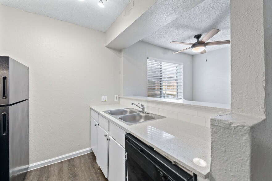 More Photos Of 4314 Gillis St, Austin Apartments For Sale