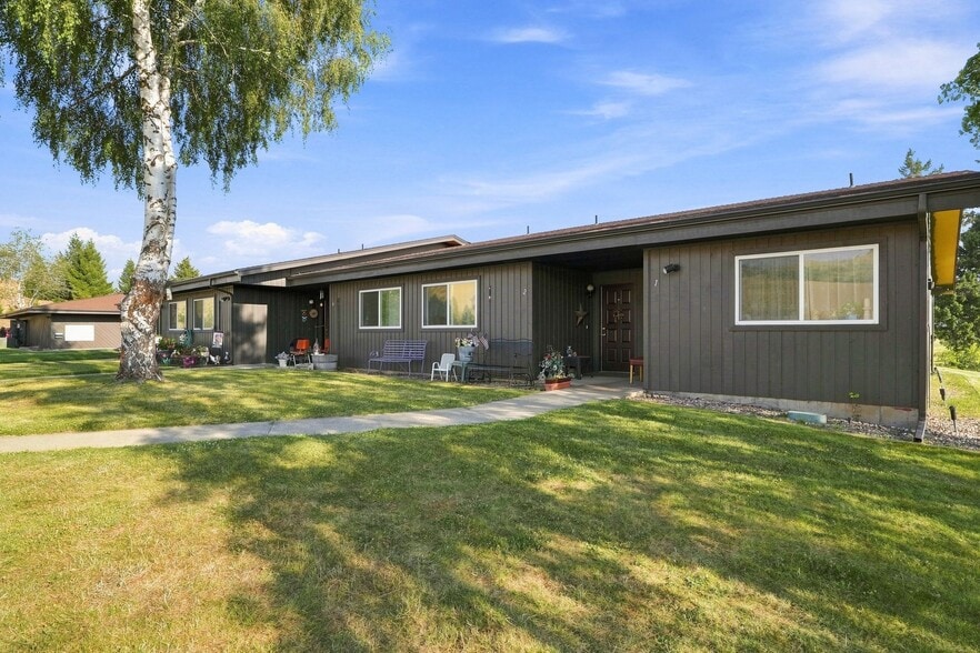 More Photos Of 540 N Madison St, Tekoa Apartments For Sale