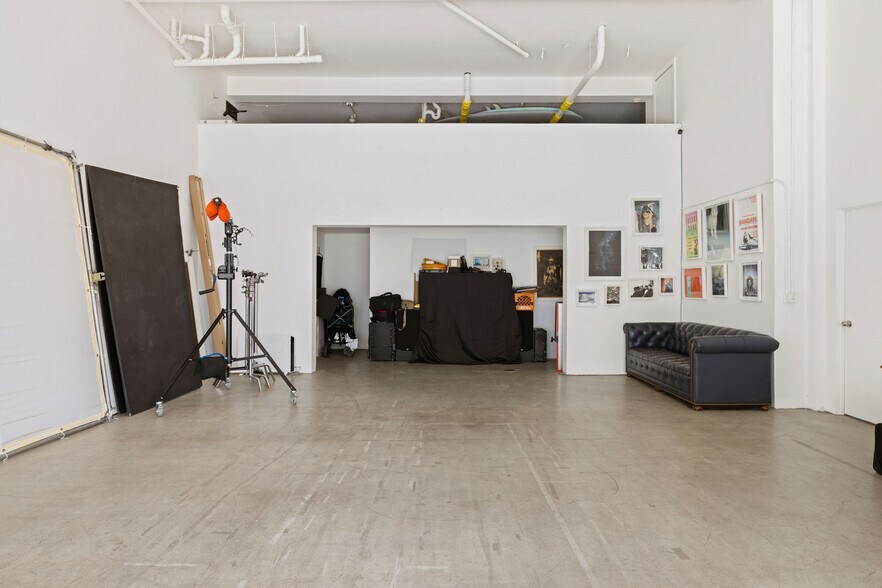 More Photos Of 977 Chung King Rd, Los Angeles Storefront Retail Residential For Sale