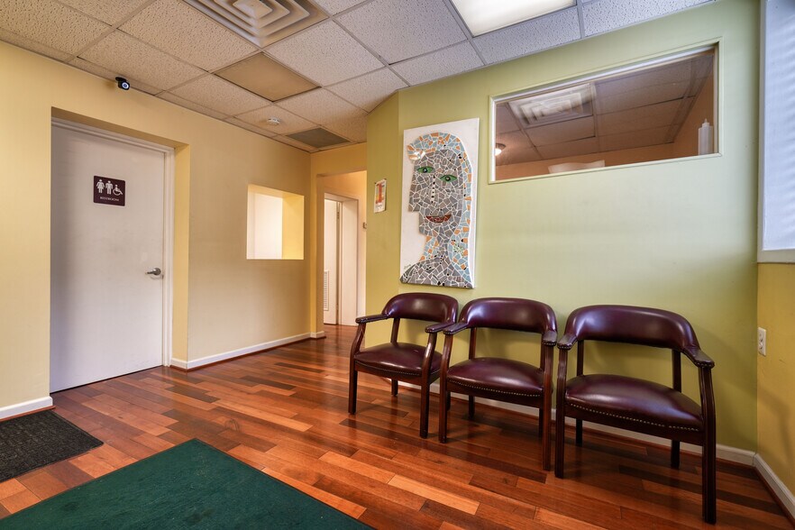 More Photos Of 3200 Eastern Ave, Baltimore Office For Sale