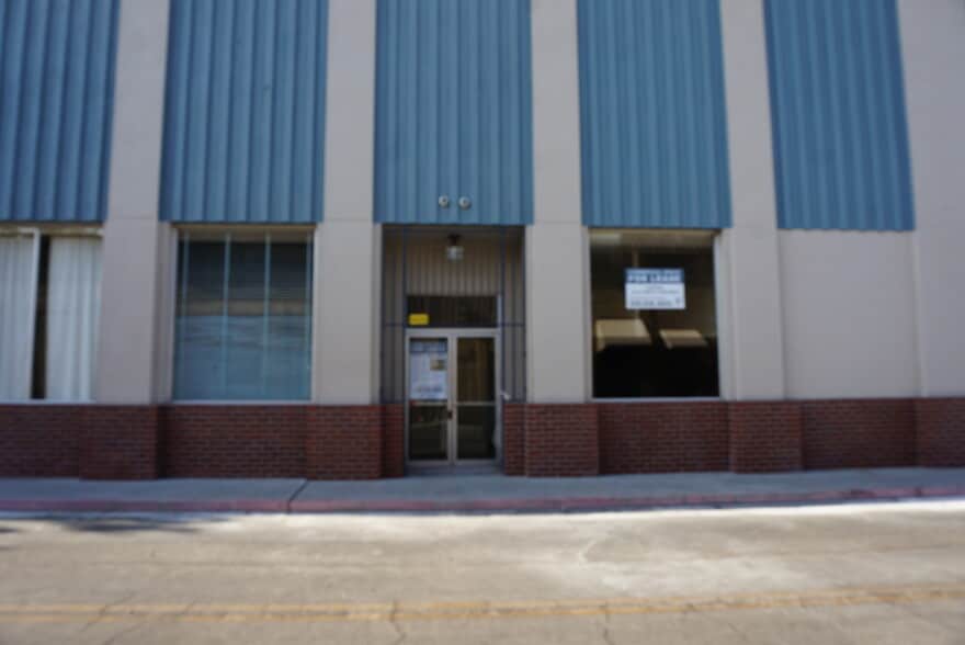 More Photos Of 125-129 N Main St, Porterville Storefront Retail Office For Lease