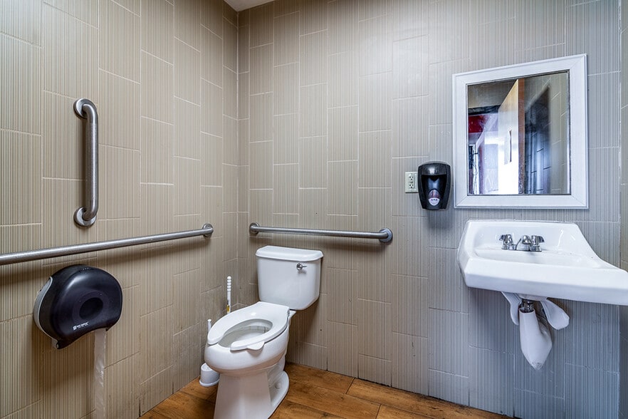 More Photos Of 2214 Plainfield Pike, Cranston Fast Food For Sale