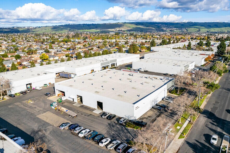 More Photos Of 2353 Industrial Pky W, Hayward Flex For Lease