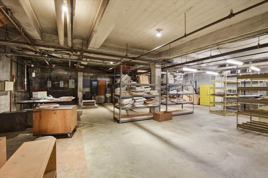 More Photos Of 10310 Aurora Ave N, Seattle Warehouse For Sale