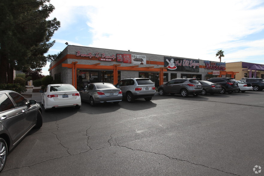 More Photos Of 4631 Spring Mountain Rd, Las Vegas Freestanding For Lease