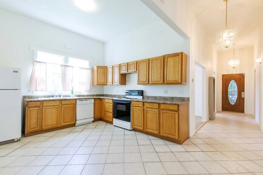 More Photos Of 628 Kentucky St, Vallejo Apartments For Sale