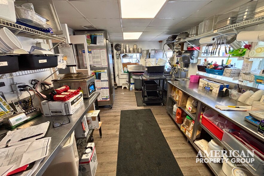 More Photos Of 470 W Dearborn St, Englewood Restaurant For Sale