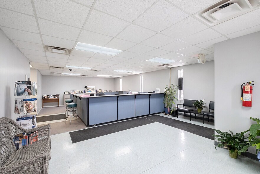 More Photos Of 2170 Lavelle Rd, Flint Flex For Sale