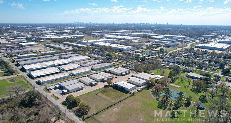 More Photos Of 9905 Tanner Rd, Houston Service For Lease