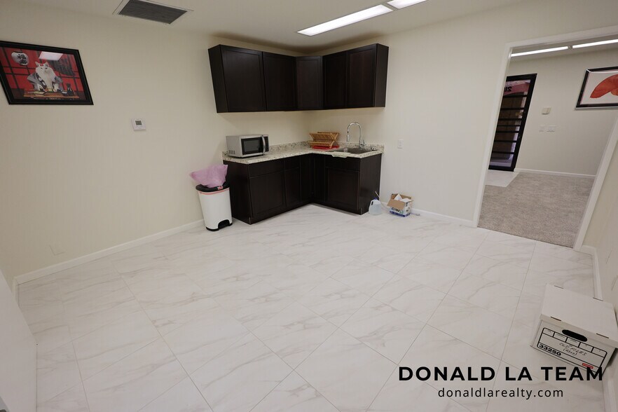 More Photos Of 425 W Bonita Ave, San Dimas Office For Sale