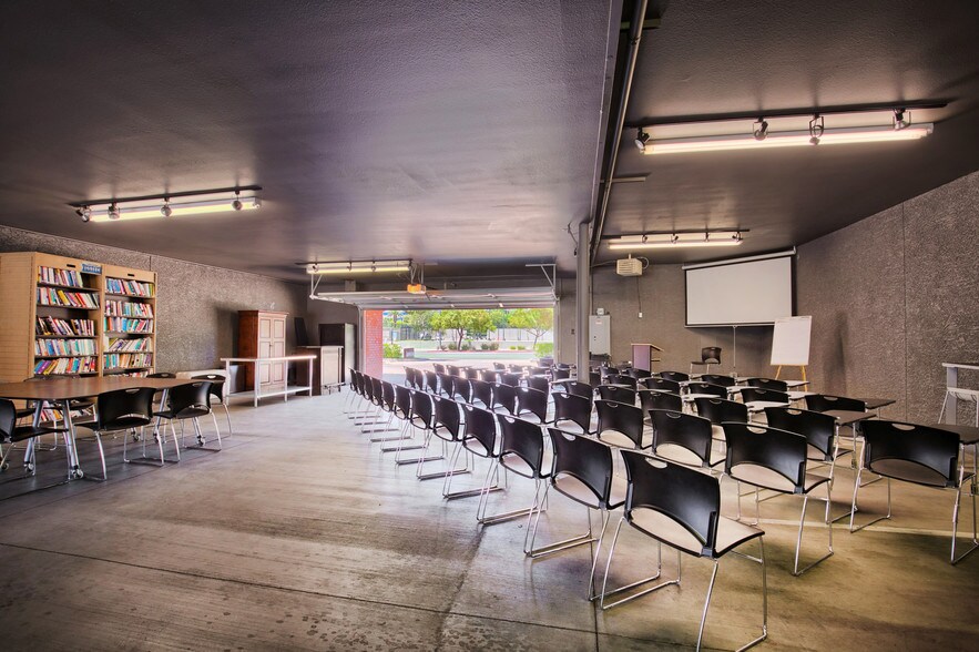 More Photos Of 317 S 6th St, Las Vegas Office For Sale