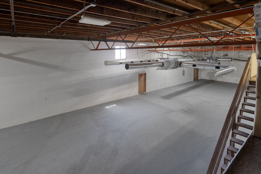 More Photos Of 320 Kentucky St, Bakersfield Manufacturing For Sale