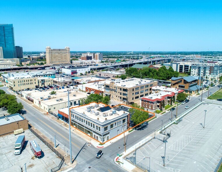 More Photos Of 211-215 S Jennings Ave, Fort Worth Loft Creative Space For Lease