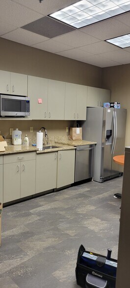 More Photos Of 6075 Poplar Ave, Memphis Coworking Space