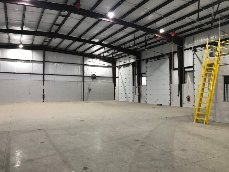 More Photos Of 210 US Highway 285, Pecos Warehouse For Sale