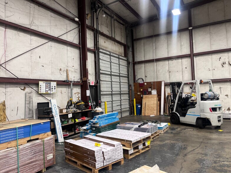 More Photos Of 2801 McKinley Ave, Fort Smith Warehouse For Lease