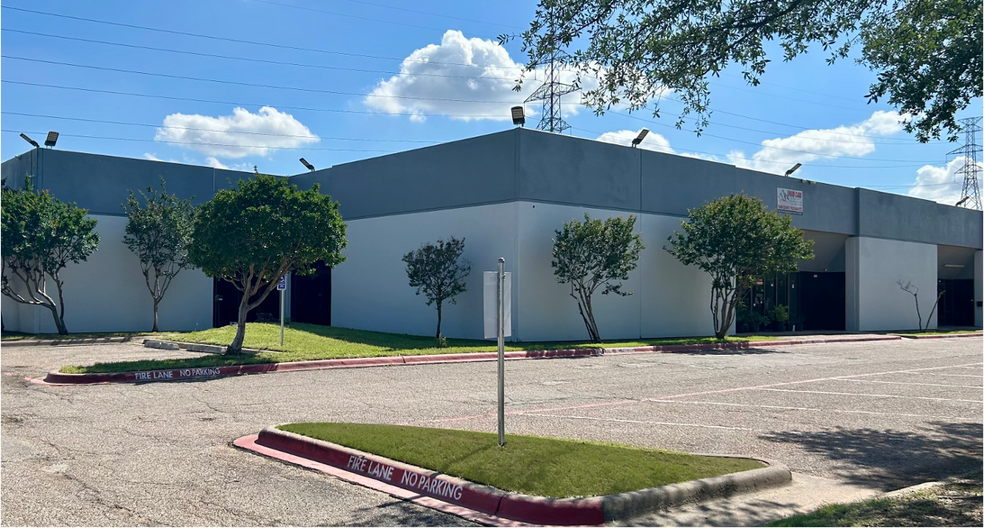 More Photos Of 2429-2458 Walnut Ridge St, Dallas Light Manufacturing For Lease