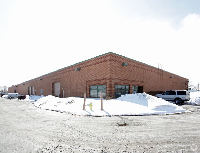 More Photos Of 733-747 Kimberly Dr, Carol Stream Warehouse For Lease