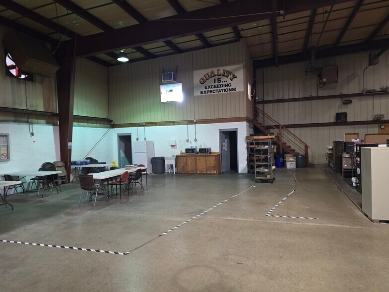 More Photos Of 1412 Deleglise St, Antigo Manufacturing For Sale