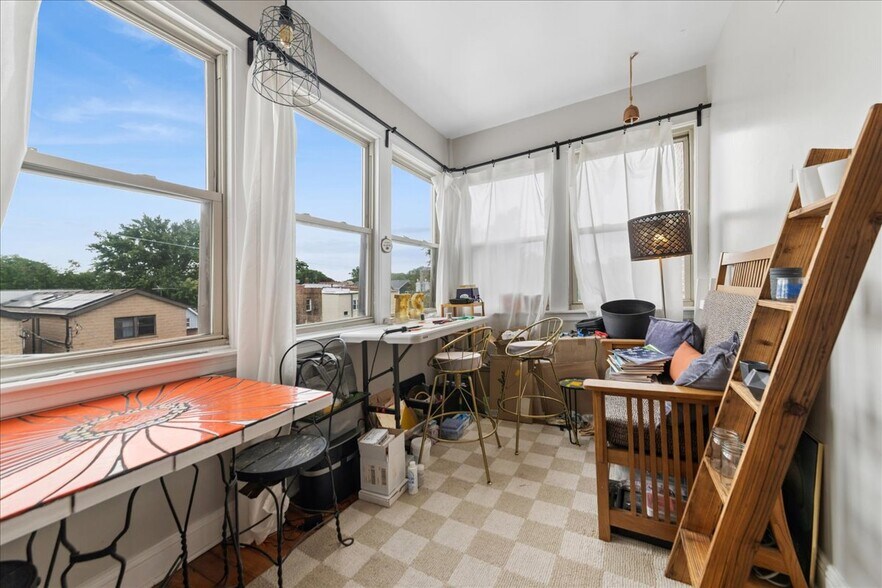 More Photos Of 1723 W Foster Ave, Chicago Multifamily For Sale