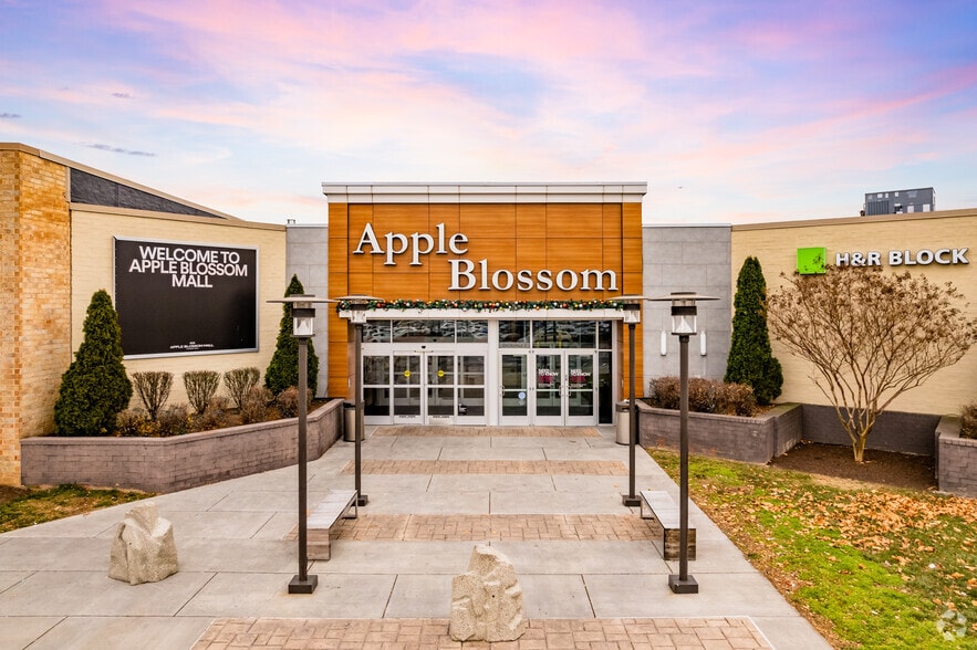 More Photos Of 1850 Apple Blossom Dr, Winchester Storefront For Lease