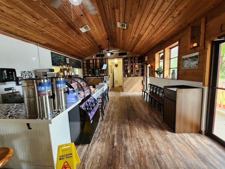 More Photos Of 1740 E Jefferson St, Brooksville Restaurant For Sale