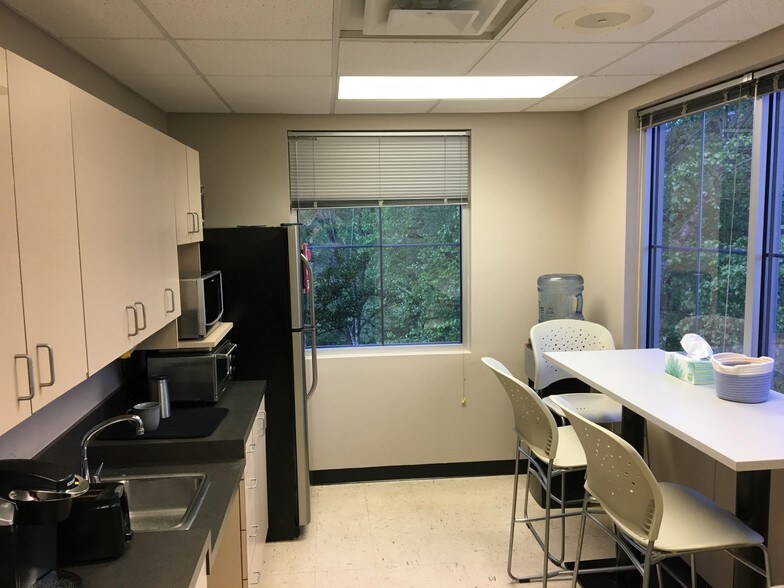 More Photos Of 10469 Atlee Station Rd, Ashland Office For Sale