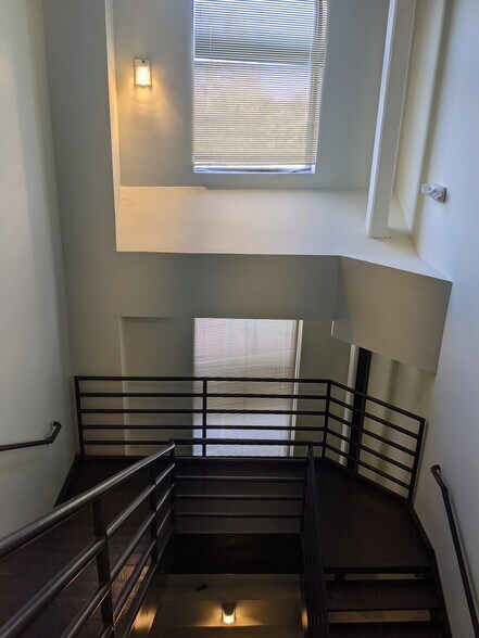 More Photos Of 14-16 E Commerce St, Bridgeton Office For Lease