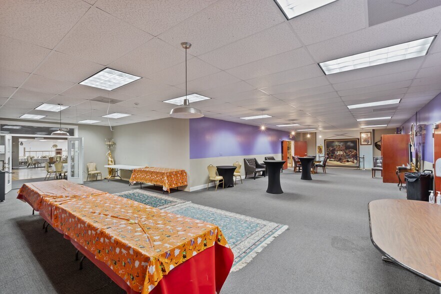 More Photos Of 161 Dawkins St, Aberdeen Showroom For Sale