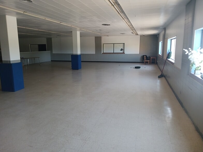 More Photos Of 500 E Thomas St, Lansing Schools For Sale
