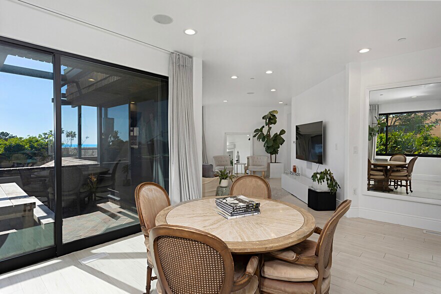 More Photos Of 915 Camino del Mar, Del Mar Office Residential For Lease