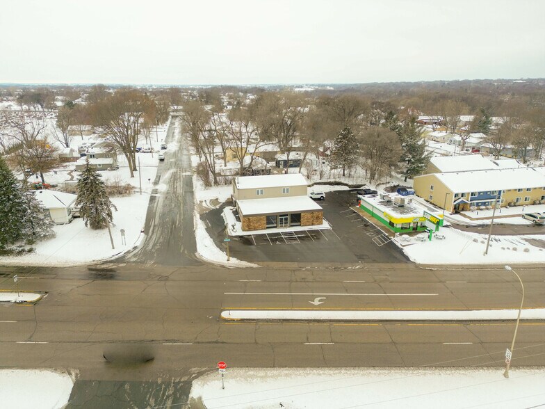 More Photos Of 2324 Vermillion St, Hastings Freestanding For Lease