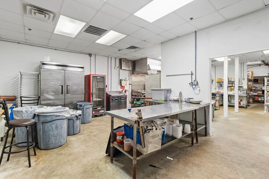 More Photos Of 25911 I-45, Spring Restaurant For Sale