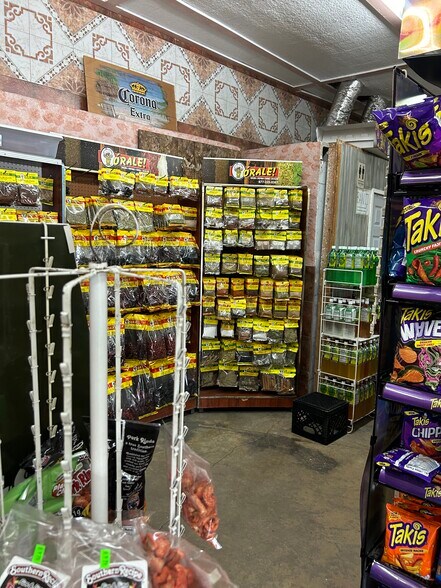 More Photos Of 18130 S US Highway 301, Wimauma Storefront For Sale