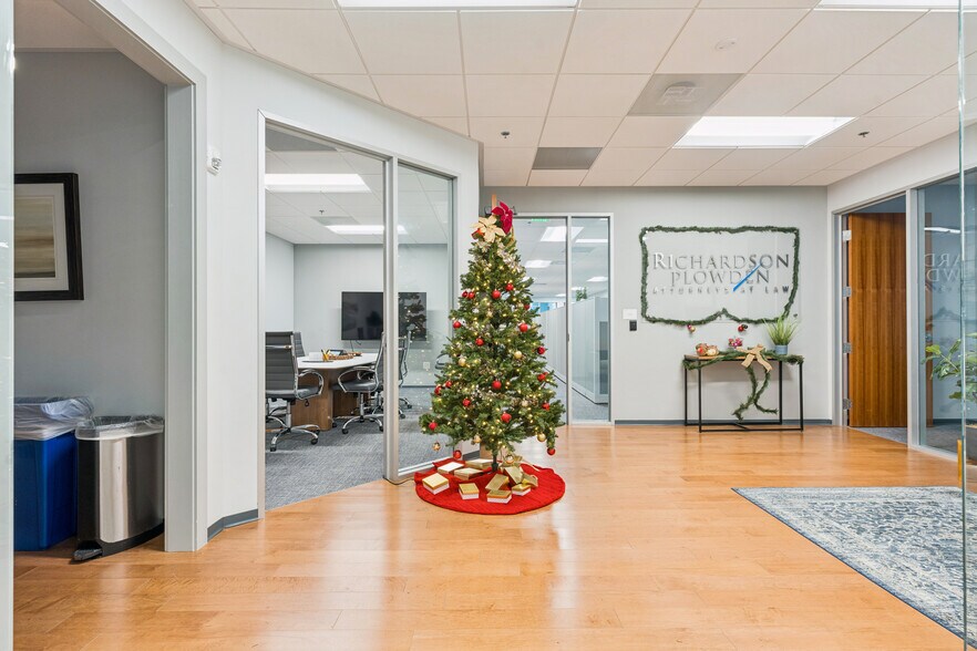 More Photos Of 235 Magrath Darby Blvd, Mount Pleasant Office For Lease