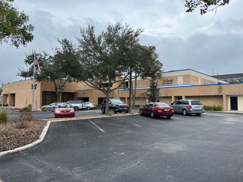 Primary Photo Of 102 W Baker St, Plant City Bank For Lease