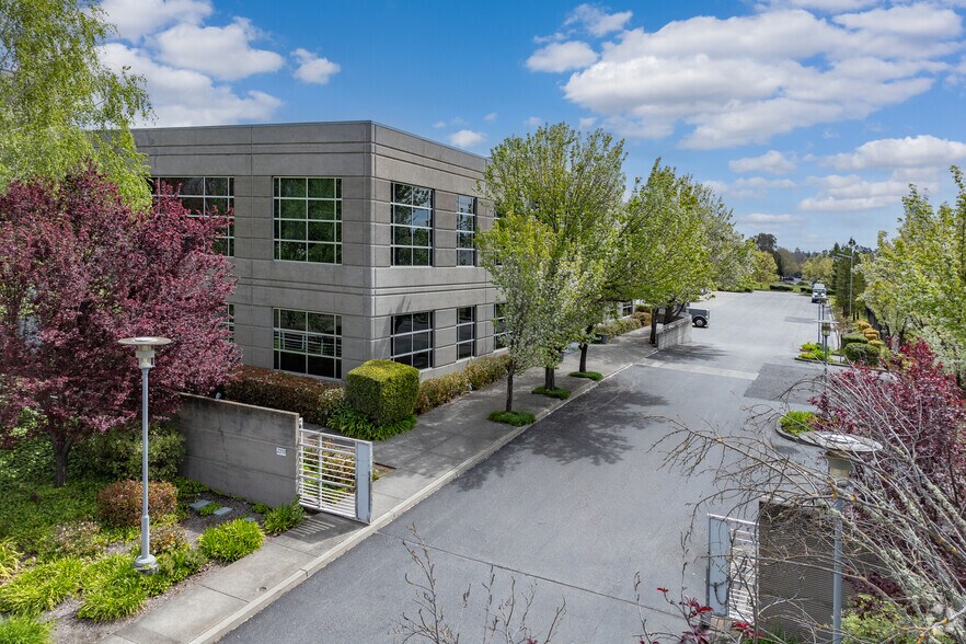 More Photos Of 2250 S McDowell Blvd Ext, Petaluma Warehouse For Lease