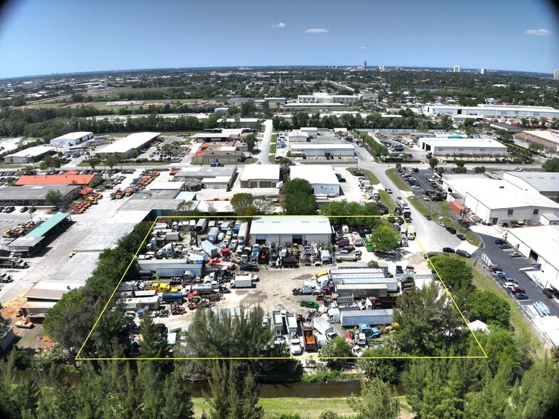 More Photos Of 4130 Wausau Rd, Fort Myers Warehouse For Lease