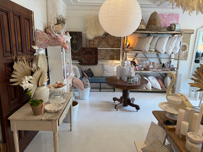 More Photos Of 1219 N Orange Ave, Orlando Storefront Retail Office For Lease